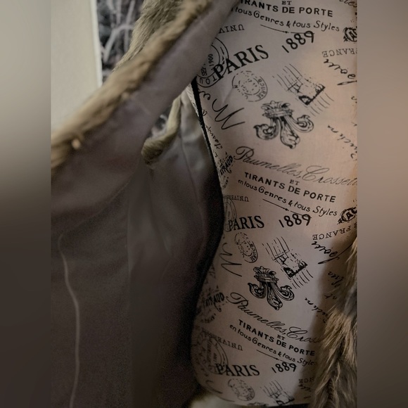 BANANA REPUBLIC Faux-Fur Vest - Picture 7 of 10